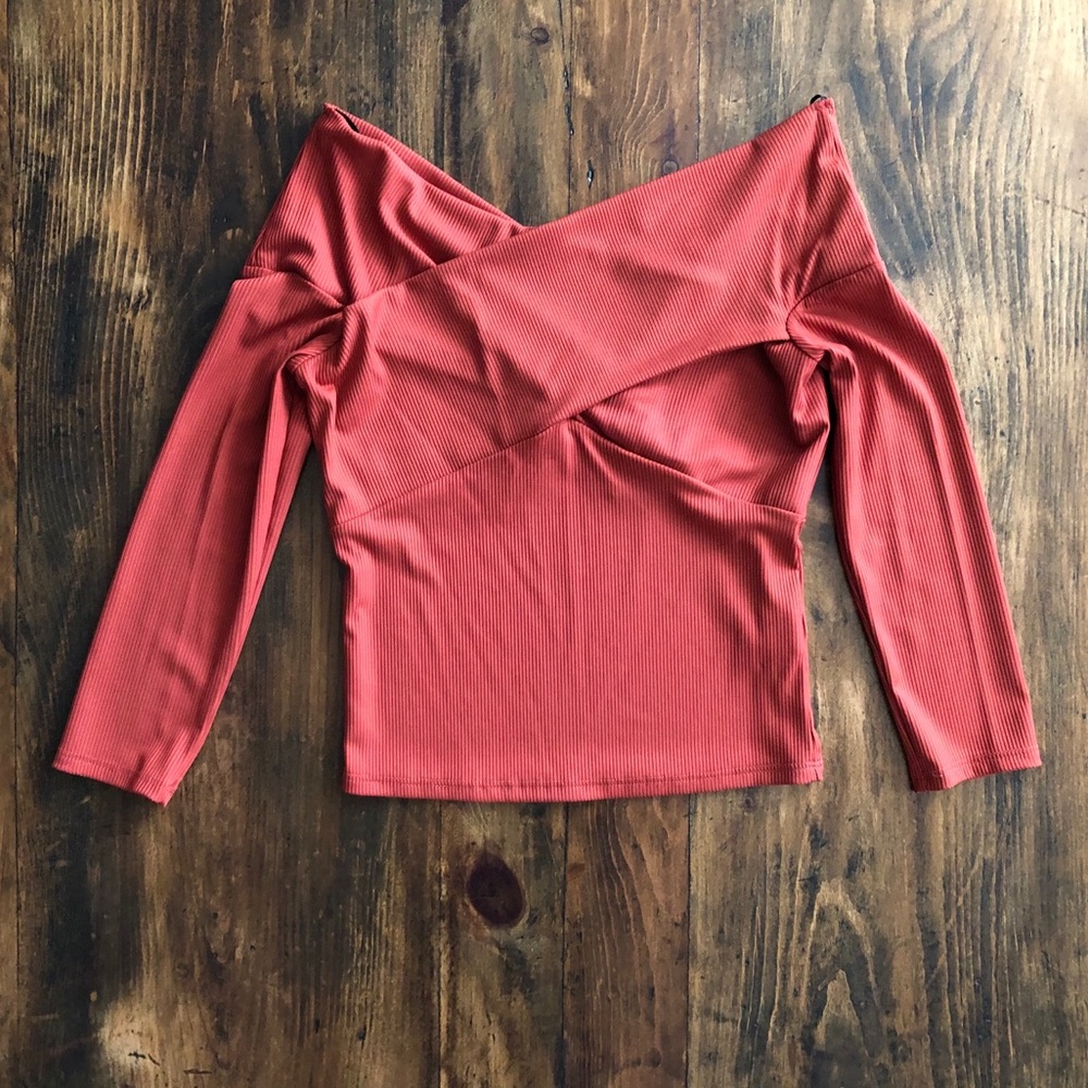 Off shoulder shirt!